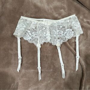Elegant White Lace Garter Belt
